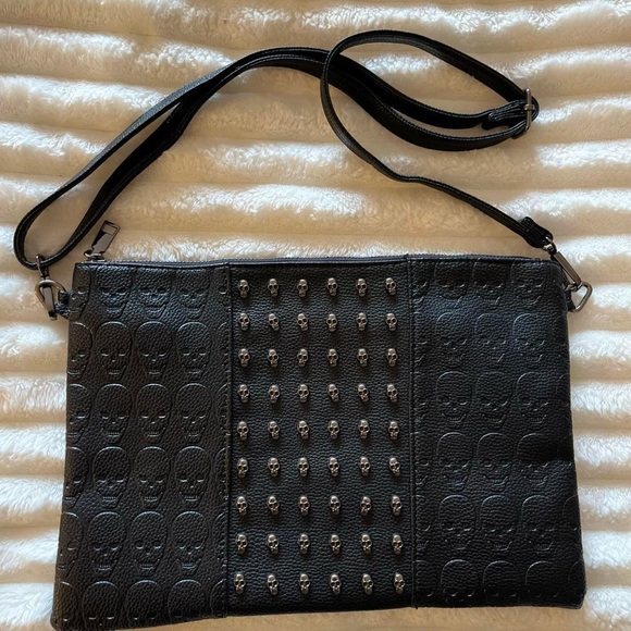 Stylish Black Skull Embossed Women's Bag - Picture 1 of 2